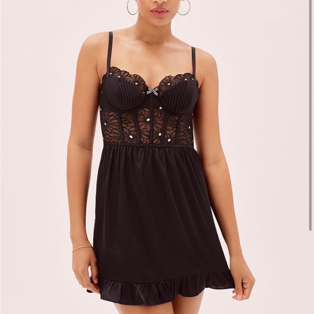 Lilou Embroidered Dress in Black